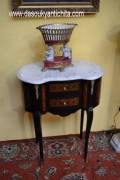 Comodino-tavolino a fagiolo ebanizzato con piano in marmo stile Luigi XV