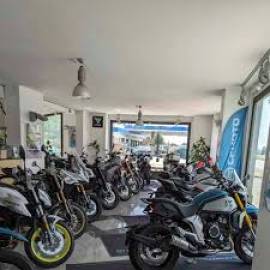 NEGOZIO  MOTOCICLETTE -  BICICLETTE  ADATTO ALLA VENDITA 