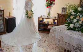 Vendo abito da sposa tg44 colore avorio 