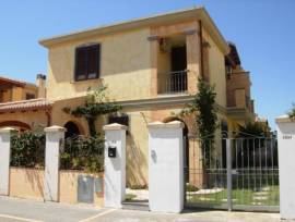 °°° VILLA CON GIARDINO E AMPI LOGGIATI°°°