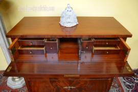 Antico comò con piano di scrittura stile Biedermeier