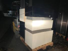 Container, arredo negozio smontato e macchine da ufficio