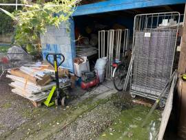 Arredo negozio smontato e macchine da ufficio