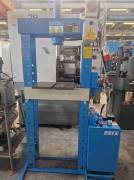 Pressa Idraulica Omcn 154/Mr - 10 T. Modello	154/Mr - 10 T.