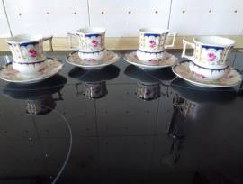 SET DI TAZZINE E SET DI CALICI