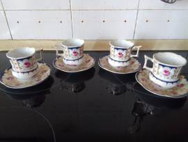 SET DI TAZZINE E SET DI CALICI