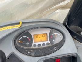 Mini escavatore Bobcat E20Z completo di benna