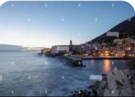 Prof a Genova in commissione esami cerca  svago 