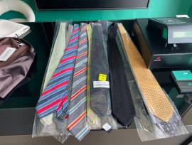 Stock capi di abbigliamento e arredo negozio