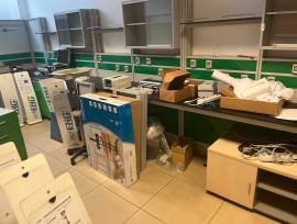 ARREDO LABORATORIO E UFFICI