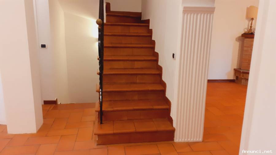 Trattamento manutenzione davanzali, battiscopa, gradini in marmo legno