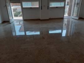 Trattamento manutenzione davanzali, battiscopa, gradini in marmo legno