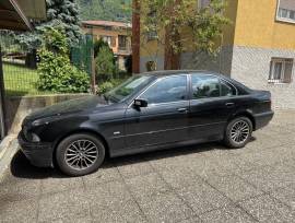 Opel Antara e BMW 520i