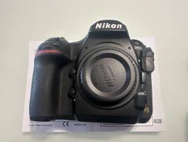 Nikon D850 + Obiettivo AF-S 35mm f/1.4G + battery grip