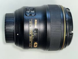 Nikon D850 + Obiettivo AF-S 35mm f/1.4G + battery grip Nikon D850 + Obiettivo AF-S 35mm f/1.4G + battery grip