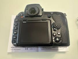Nikon D850 + Obiettivo AF-S 35mm f/1.4G + battery grip Nikon D850 + Obiettivo AF-S 35mm f/1.4G + battery grip