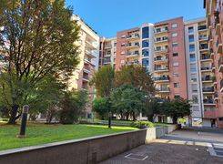 BOX AUTO  16  MQ  VIA ARGELATI 40  NAVIGLI VENDESI  BOX  AUTO   AFFITTATO  AD EURO  2000  ANNUI MISU