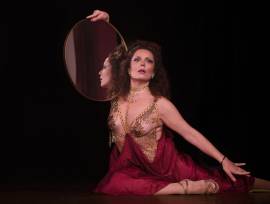 Ballerina Offresi per spettacoli burlesque 