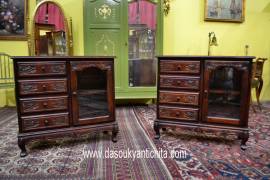 Coppia di cassettiere-vetrina stile Chippendale Coppia di cassettiere-vetrina stile Chippendale