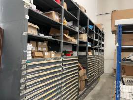 LOTTO UNICO - Stock lampade da tavolo, materiale elettrico