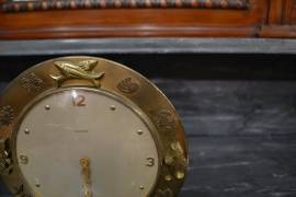 Orologio da tavolo Luxor in bronzo stile Art Déco metà XX sec