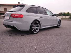 AUDI RS 4  AVANT