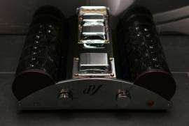 EAR Yoshino V 12