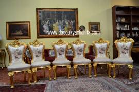 Gruppo di sei sedie dorate stile Barocco