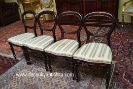 Tavolo tondo stile inglese con 4 sedie in mogano anni 80