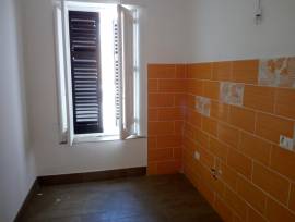 CASA INDIPENDENTE RISTRUTT. 1 DI 65 MQ +P.AUTO 