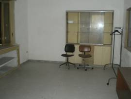 LOCALE COMMERCIALE 110MQ  CIRCA 
