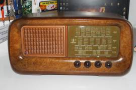 Radio a valvole da tavolo Magnadyne S-88 vintage da collezione anni 50