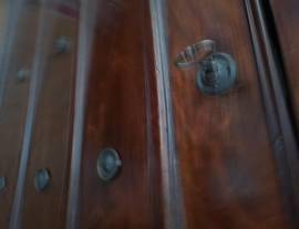 Vendesi due pezzi antiquariato per collezionisti 