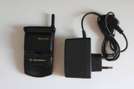 Telefonia cellulare vintage GSM ETACS Motorola Startac 130 usato funzionante.