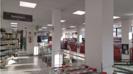 NEGOZIO COMMERCIALE ADIBITO A SUPERMERCATO CON UFFICI 