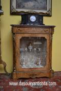 Credenza a vetrina stile Napoleone III in radica di betulla