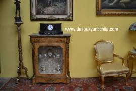 Credenza a vetrina stile Napoleone III in radica di betulla