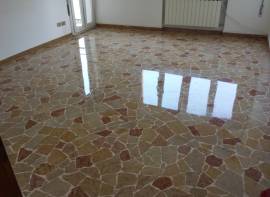 Arrotatura e microlevigatura pavimenti in marmo e non solo