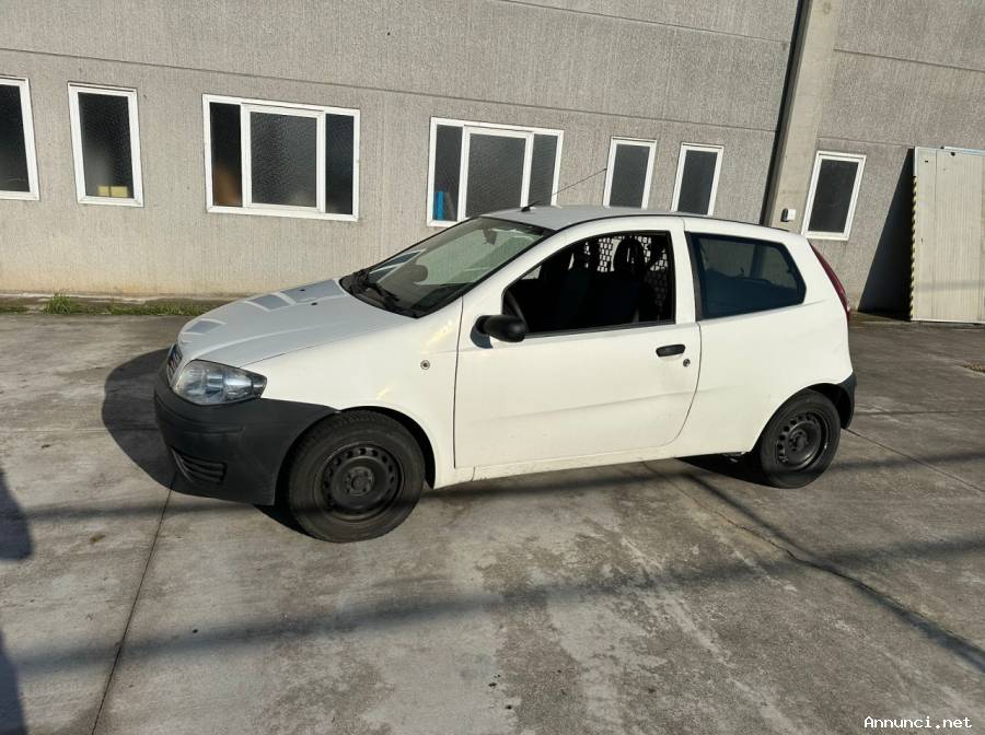Fiat Punto van targata DK137HV