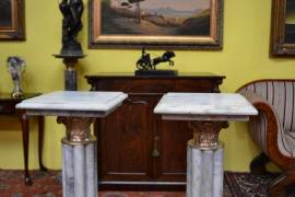 Coppia di colonne in marmo bianco stile Impero