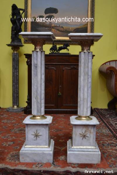 Coppia di colonne in marmo bianco stile Impero