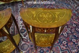 Coppia di tavolini-comodini mezzo giro stile Luigi XV