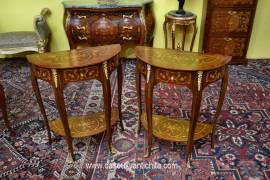 Coppia di tavolini-comodini mezzo giro stile Luigi XV