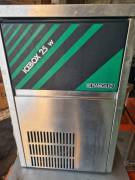 FABBRICATORE DI GHIACCIO ICEBOX 25 USATO 