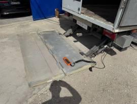IVECO DAILY 35C18 CON PEDANA RETRATTILE