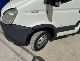 IVECO DAILY 35C18 CON PEDANA RETRATTILE