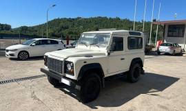 Autocarro Land Rover Defender