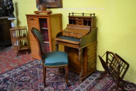 Davenport stile inglese con otto cassetti