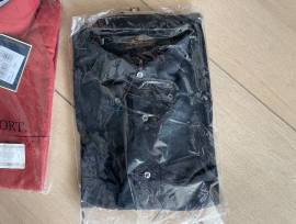 Stock capi di abbigliamento e arredo negozio