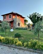 Splendida villa immersa nel verde delle valli Umbre